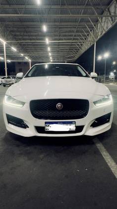 JAGUAR XE 2.0 16V SI4 TURBO GASOLINA R-SPORT 4P AUTOMÁTICO JAGUAR XE 2.0 16V SI4 TURBO GASOLINA R-SPORT 4P AUTOMÁTICO